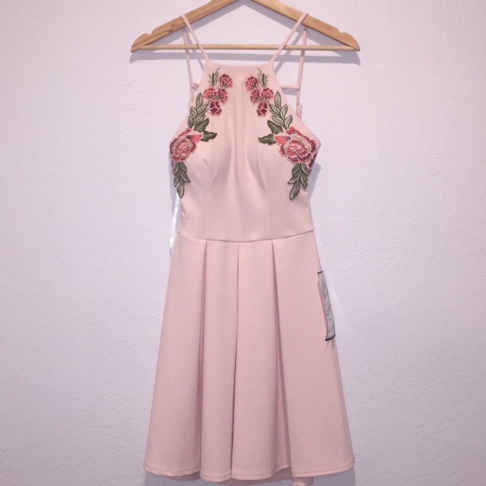 Mini floral dress 🌸